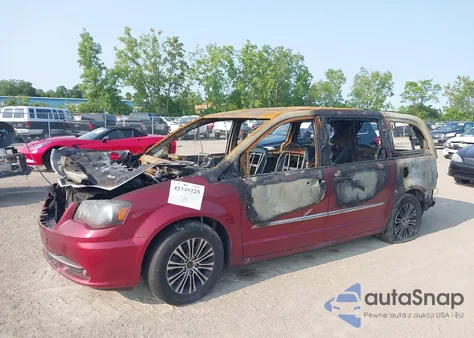 2014 Chrysler Town & Country S z USA, uszkodzony, nr VIN 2C4RC1HG6ER199798